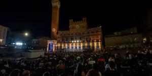 Concerto in Piazza del Campo ( Foto Roberto Testi)