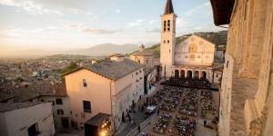 Piazza Duomo di Spoleto (Foto Andrea Veroni)