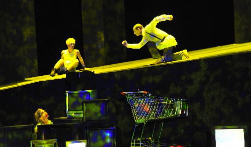 Anna Radziejewska, Thomas Lichtenecker, Thomas McManus in "Super flumina" (foto Hans Jörg Michel)