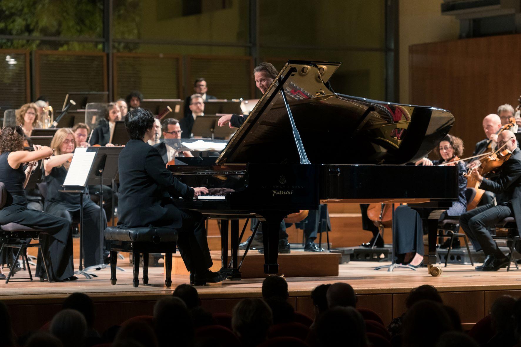 Jae Hong Park - Kristjan Järvi - Filarmonica Arturo Toscanini (foto Fabio Boschi)