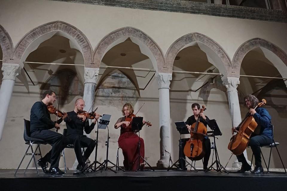 Quartetto Noûs e Jacopo Di Tonno (violoncello) Quartetto Noûs e Jacopo Di Tonno