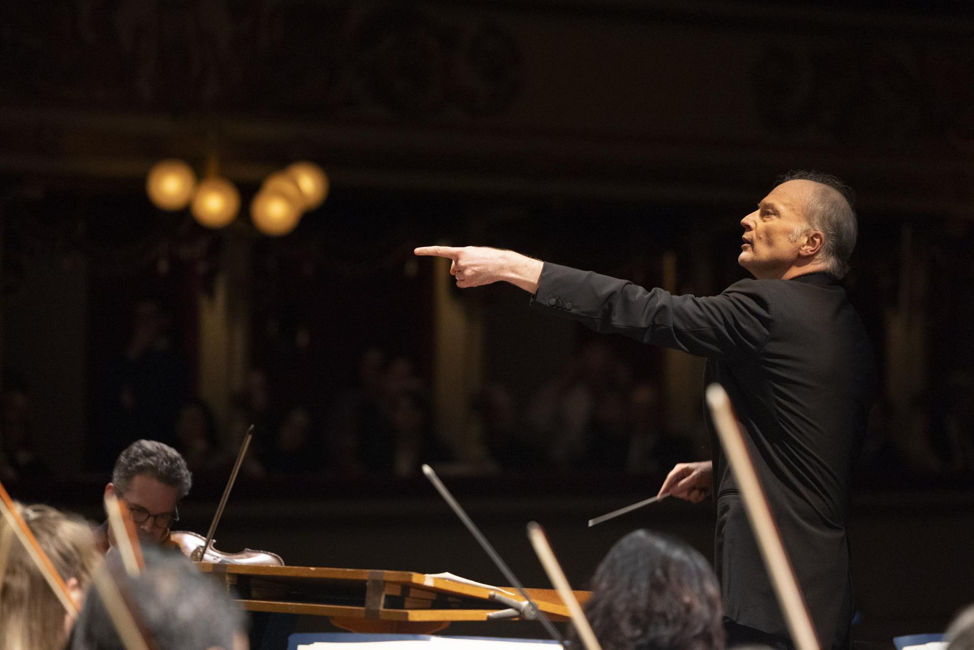 Gianandrea Noseda ( Foto Filarmonica della Scala Vito Lorusso) Gianandrea Noseda ( Foto Filarmonica della Scala Vito Lorusso)