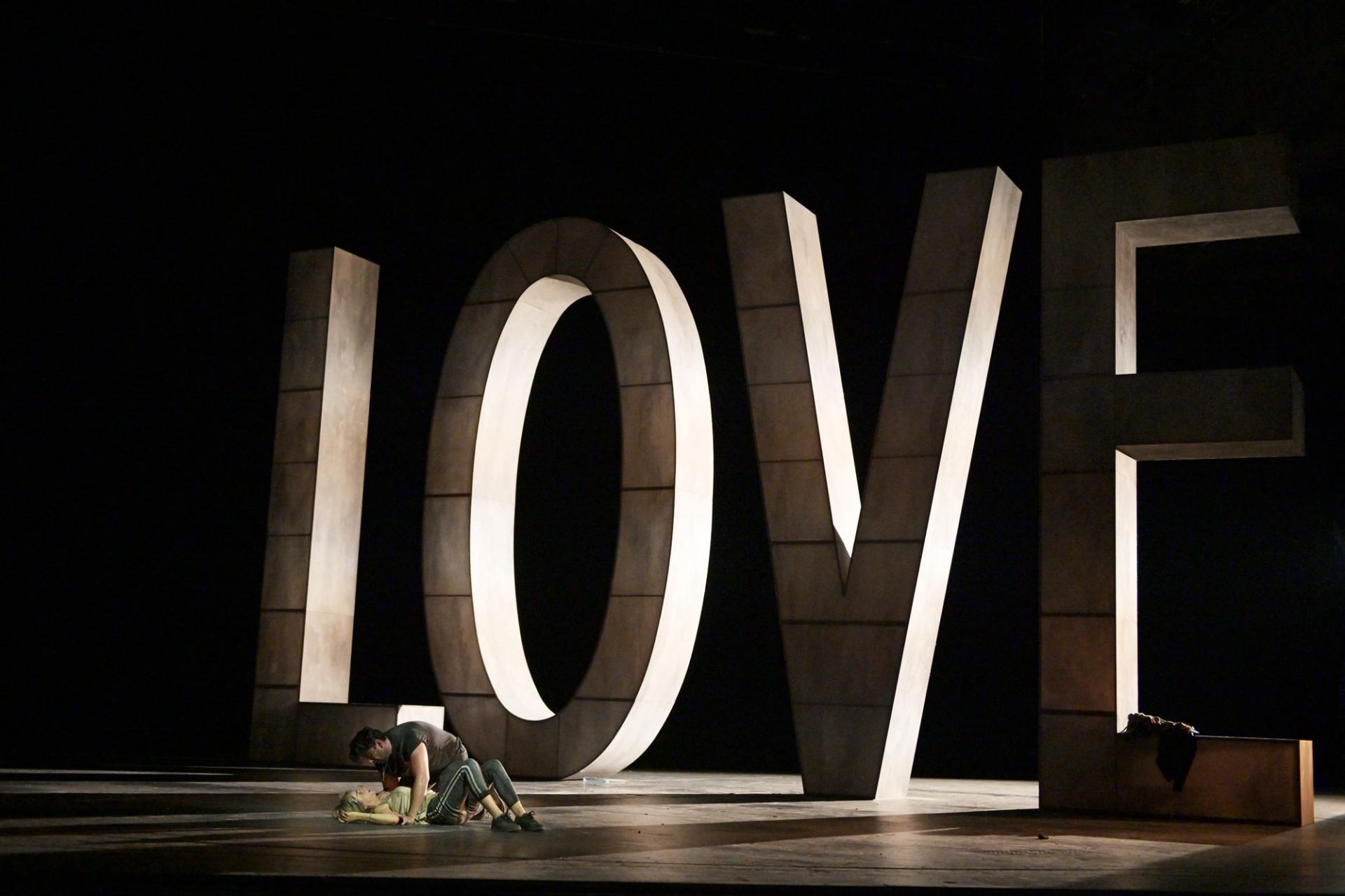 Frankfurt am Main, Opernhaus - Manon Lescaut - foto di Barbara Aumüller