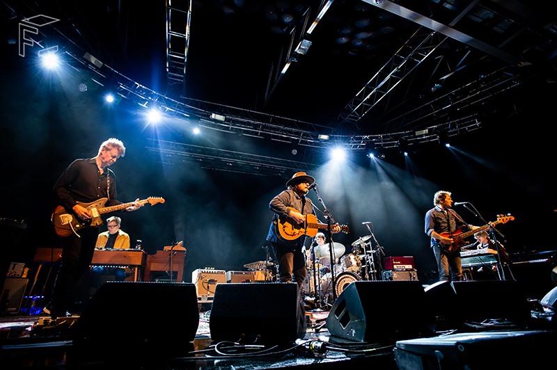Wilco al Fabrique (foto Fabio Izzo - <a href="https://www.facebook.com/fabriquemilano/photos/a.1983213568447473/1983213795114117/?type=3&theater">Fabrique</a>) Wilco - Fabrique Foto Fabio Izzo