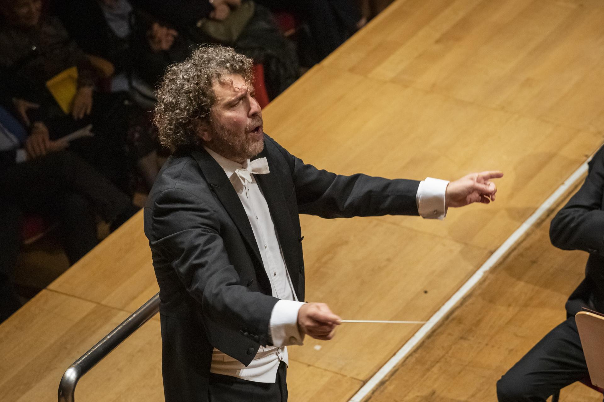 Asher Fisch (Foto Andrea Ranzi, Studio Casaluci)