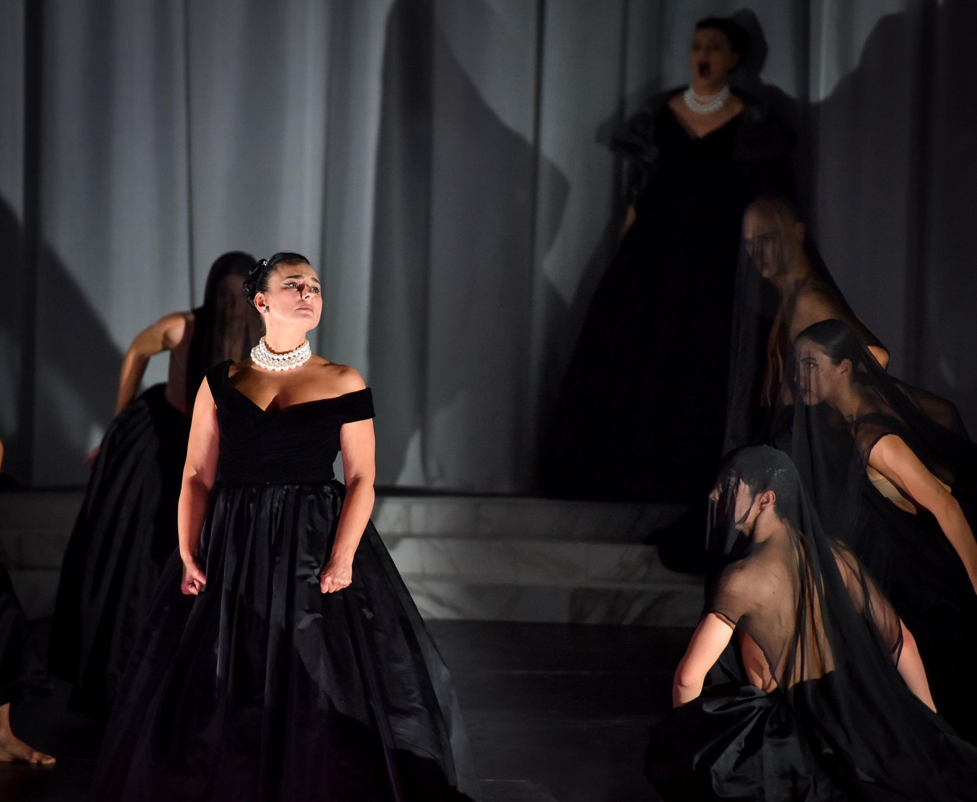 La Vestale (Foto Stefano Binci) La Vestale (Foto Stefano Binci)