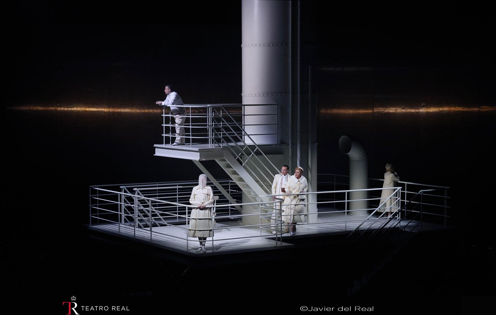 La passeggera (Foto Javier del Real | Teatro Real) La passeggera (Foto Javier del Real | Teatro Real)
