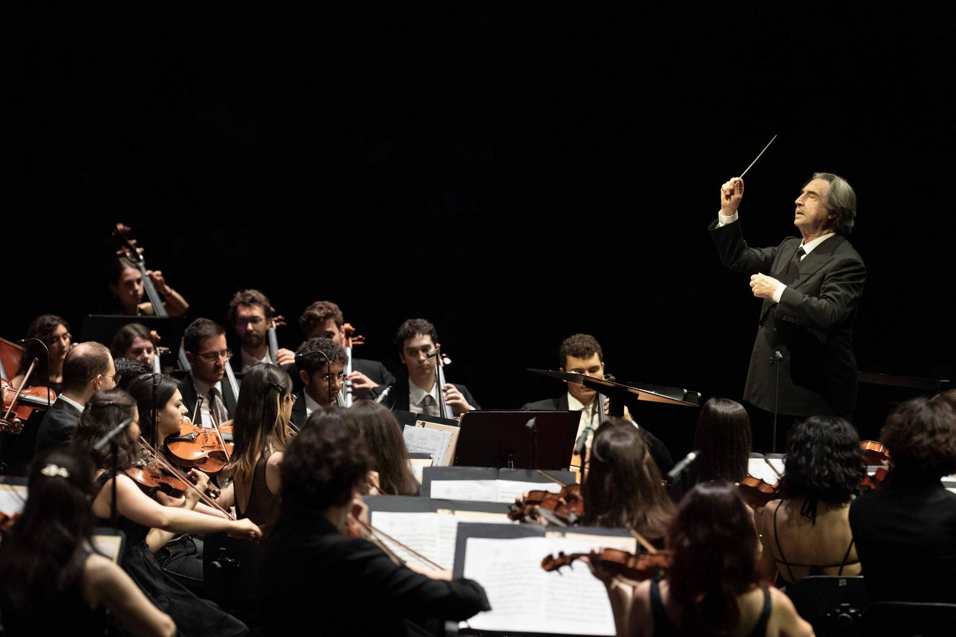 Riccardo Muti e la Cherubini (Foto Zani Casadio) Riccardo Muti e la Cherubini (Foto Zani Casadio)