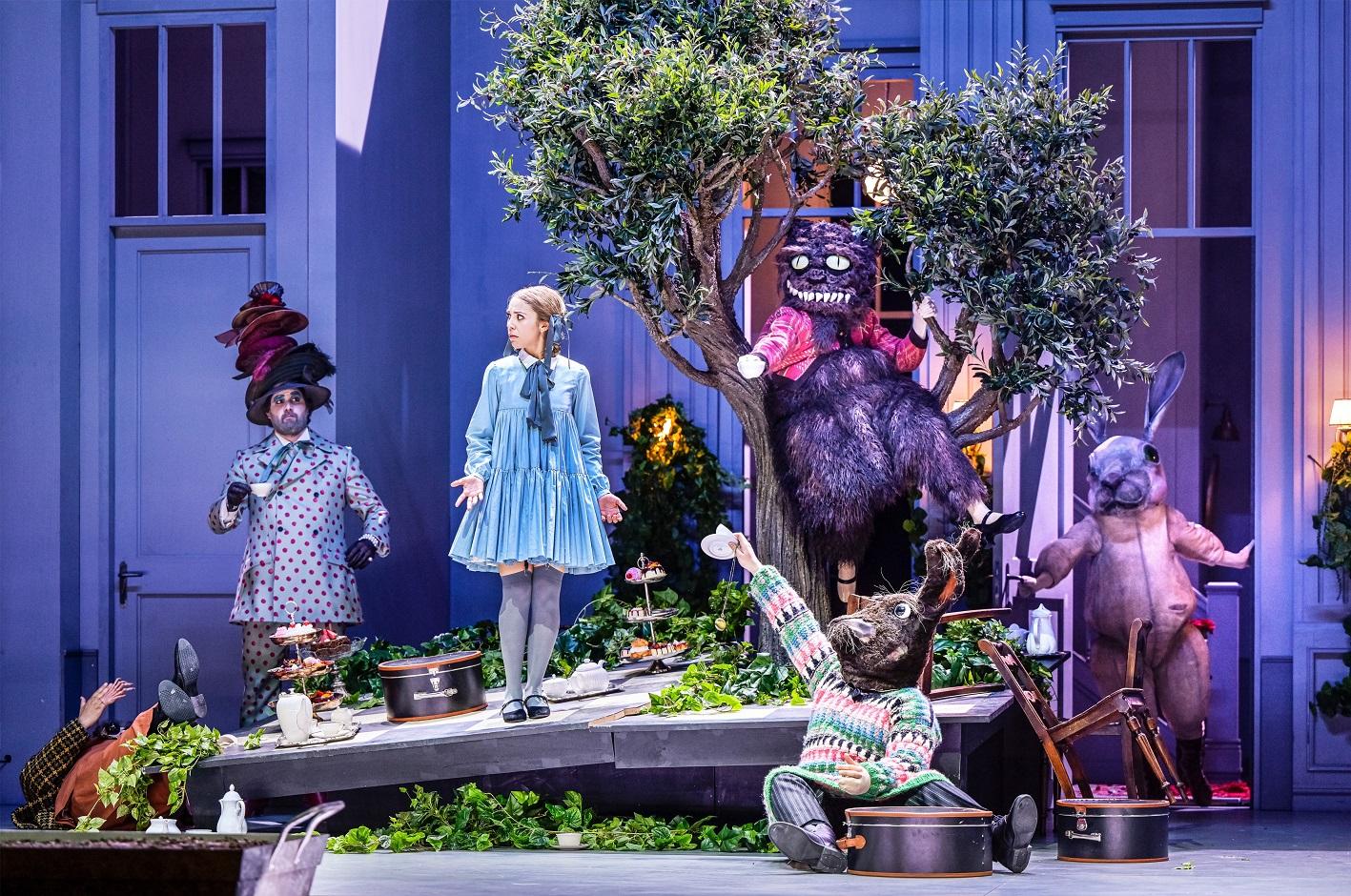 Alice im Wunderland (Foto Toni Suter) Alice im Wunderland (Foto Toni Suter)