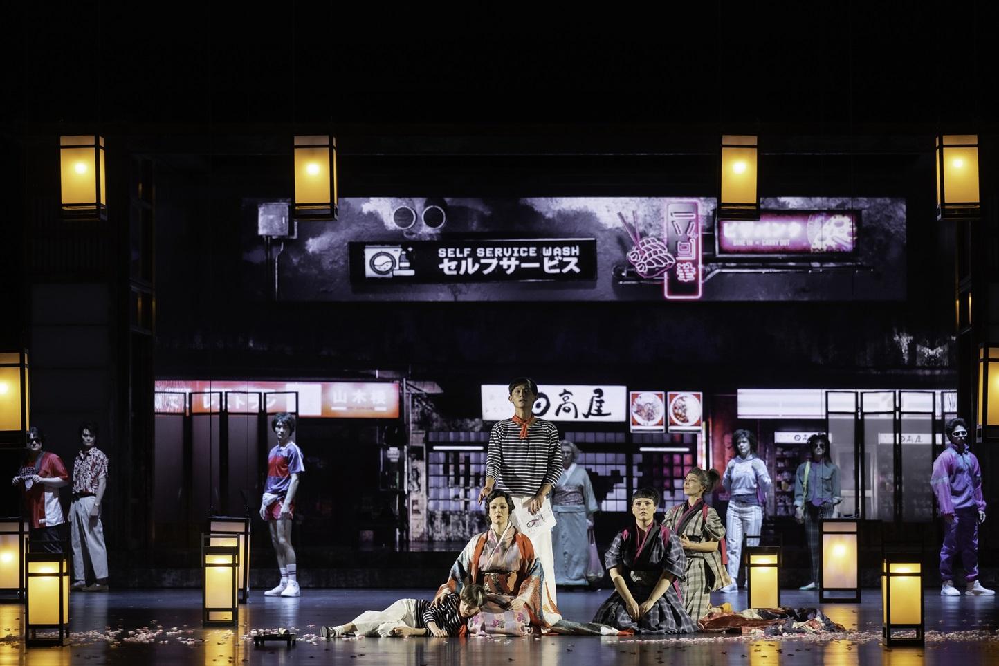 Madama Butterfly (Foto Monika Rittershaus) Madama Butterfly (Foto Monika Rittershaus)