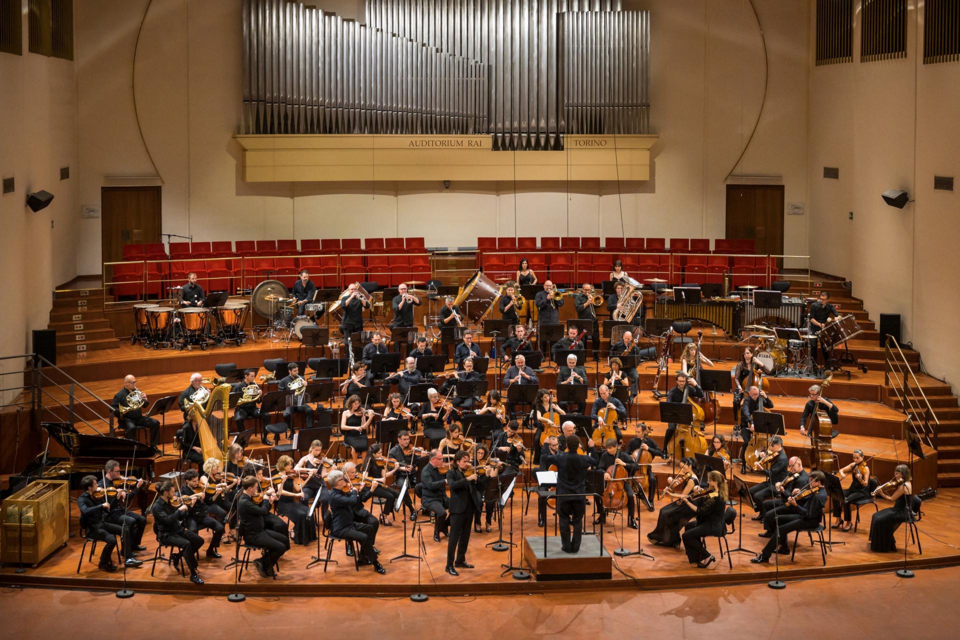 L'Orchestra Sinfonica Nazionale della Rai con Axelrod e Gibboni (Foto PiùLuce)
