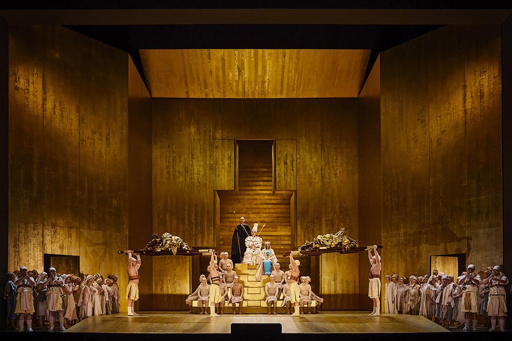 Aida (Foto Ludwig Olah) Aida (Foto Ludwig Olah)