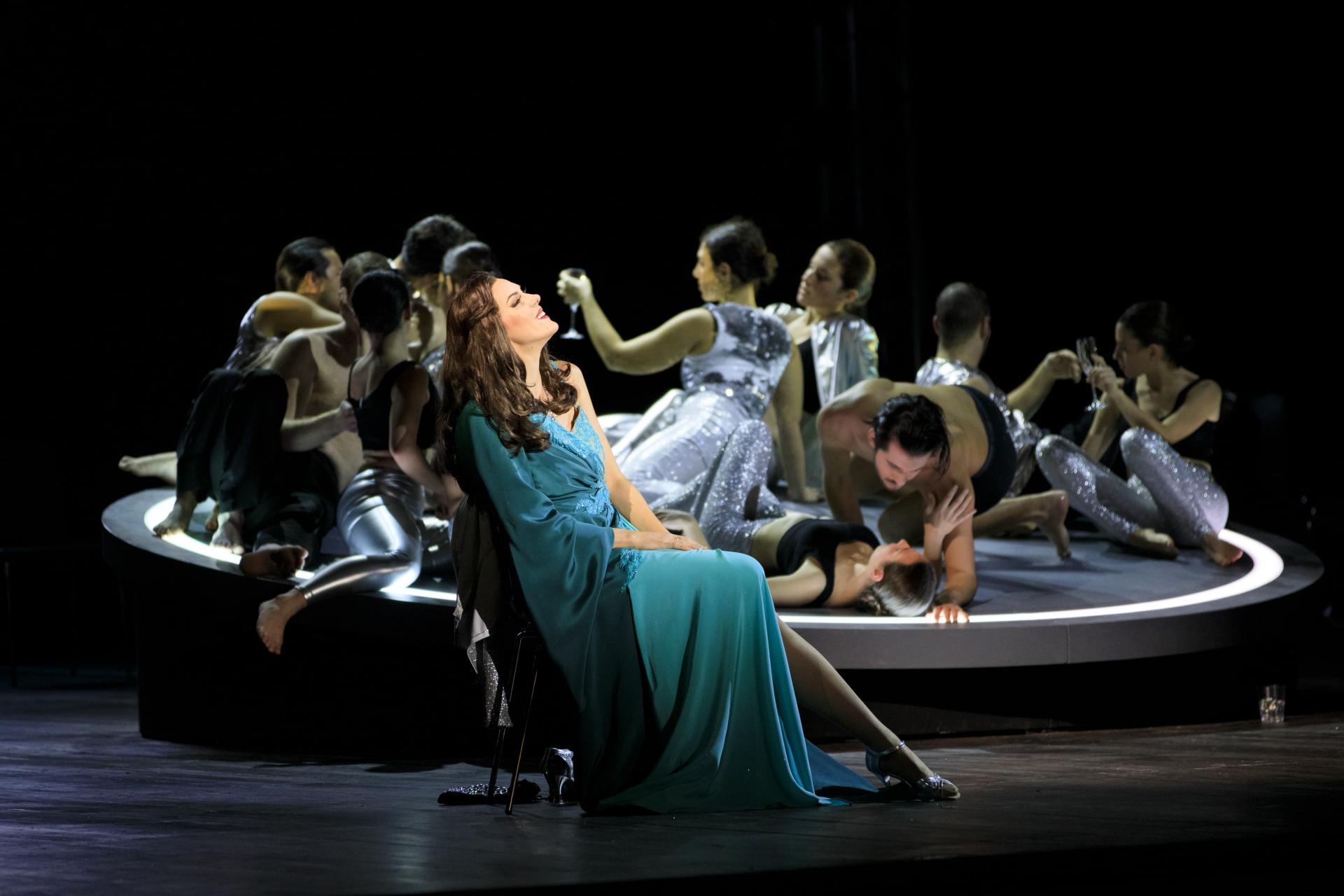 La Traviata (Foto Andrea Ranzi) La Traviata (Foto Andrea Ranzi)