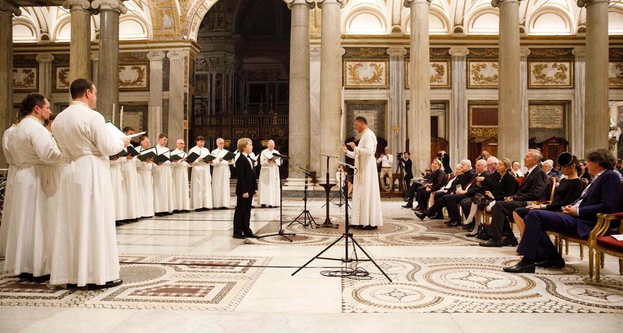 Il coro del monastero Danilov di Mosca