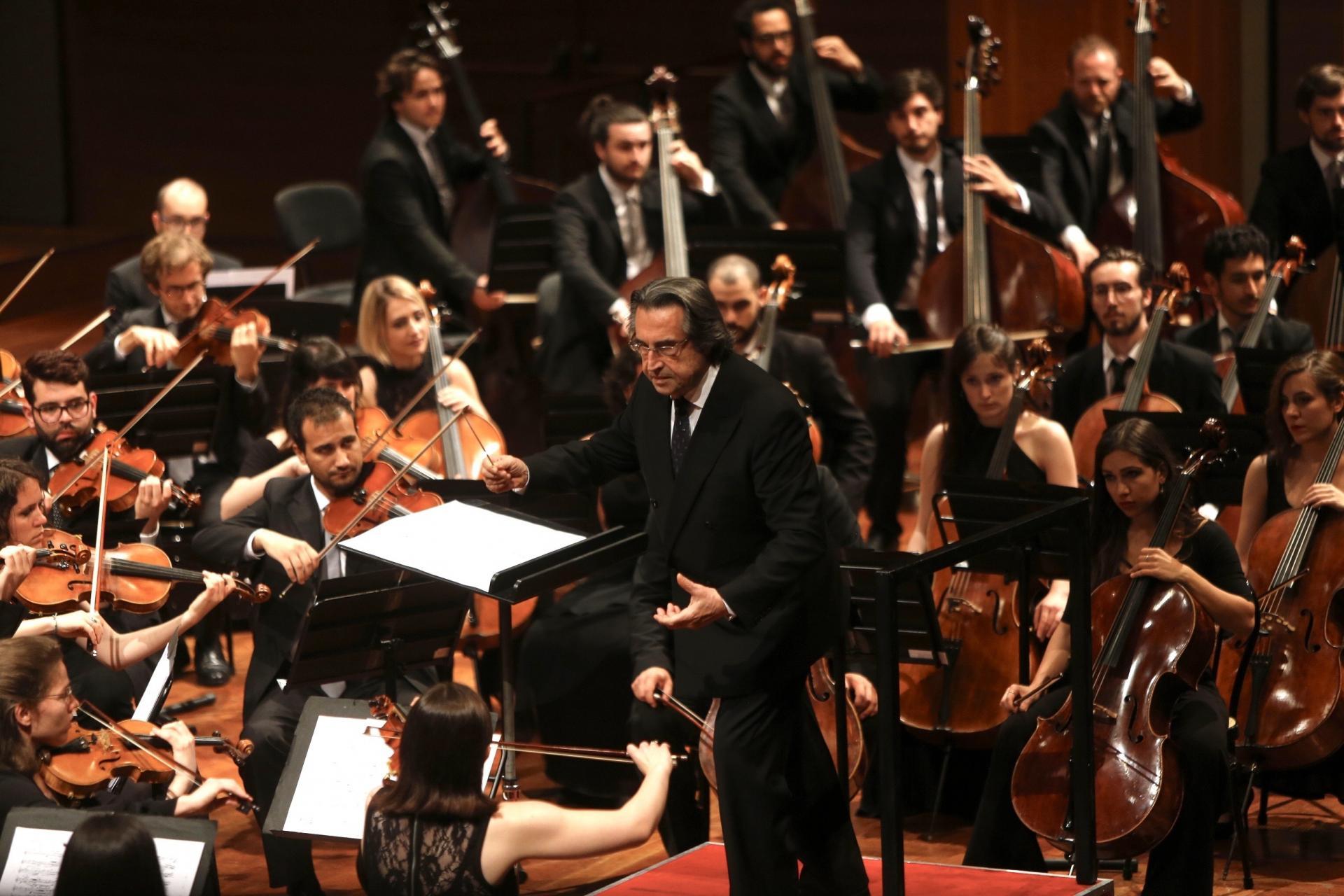 Muti e l'Orchestra Giovanile Luigi Cherubini (Foto Pasquale Juzzolino)