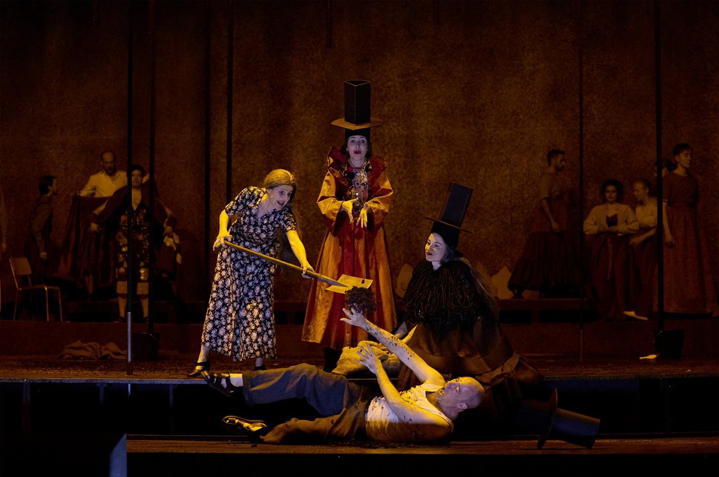 Das große Feuer (Foto Herwig Prammer) Das große Feuer (Foto Herwig Prammer)