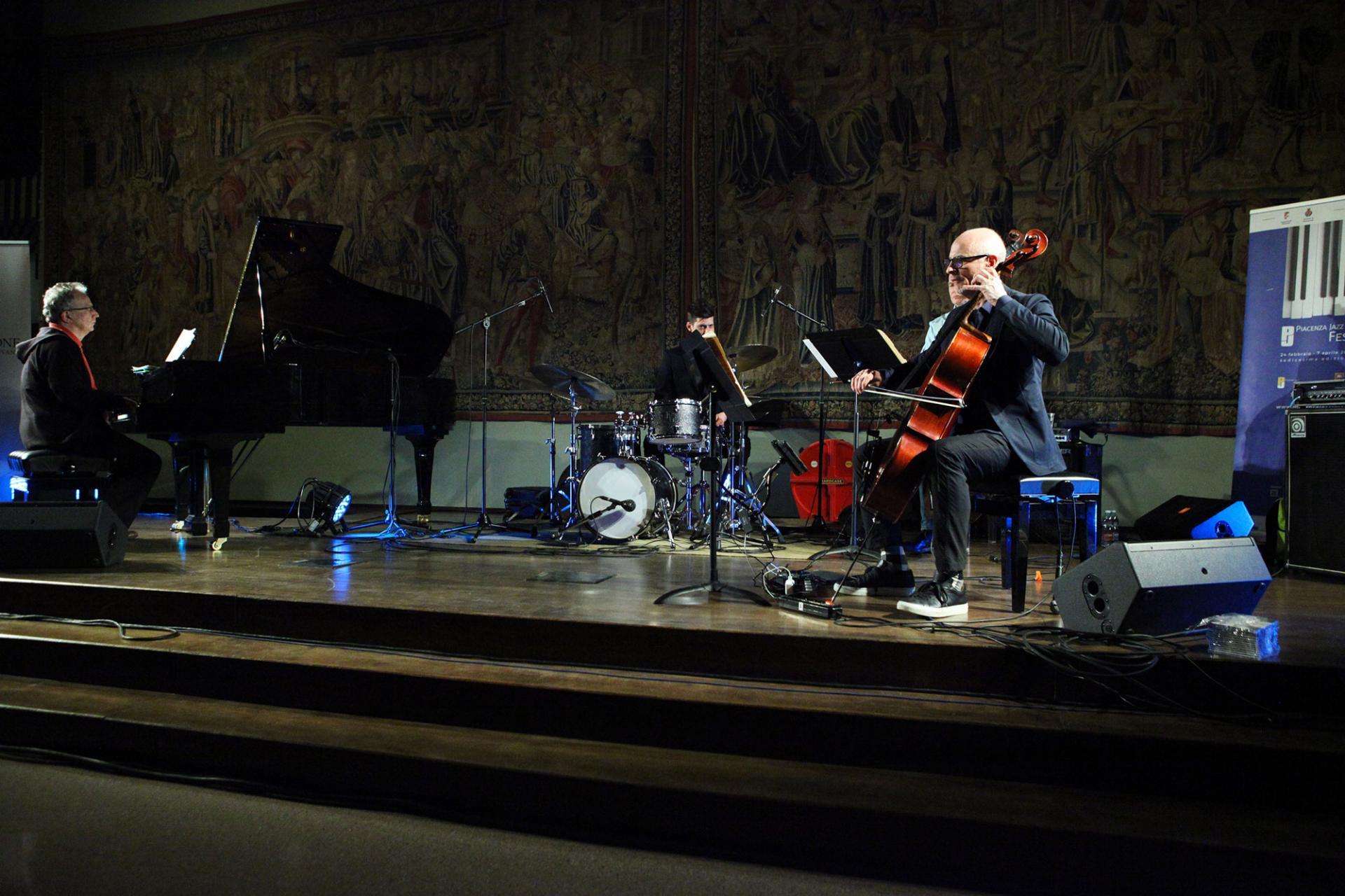 Erik Friedlander - foto di Angelo Bardini