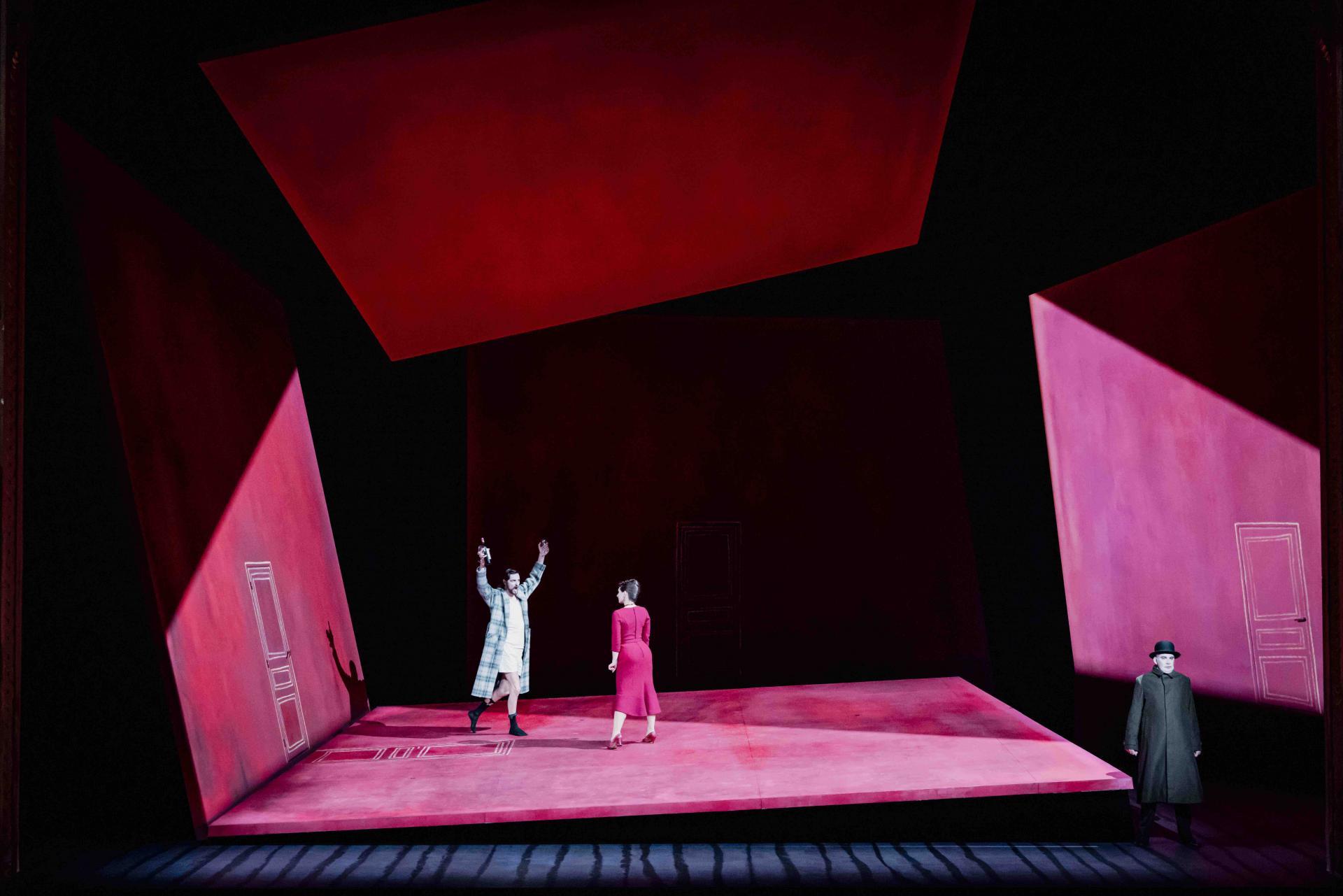 Die Fledermaus (Foto Simon Gosselin) Die Fledermaus (Foto Simon Gosselin)