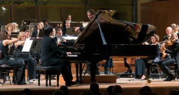 Jae Hong Park - Kristjan Järvi - Filarmonica Arturo Toscanini (foto Fabio Boschi)