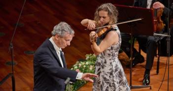 Hilary Hahn e Fabio Luisi con l'Osn Rai (Foto PiùLuce)